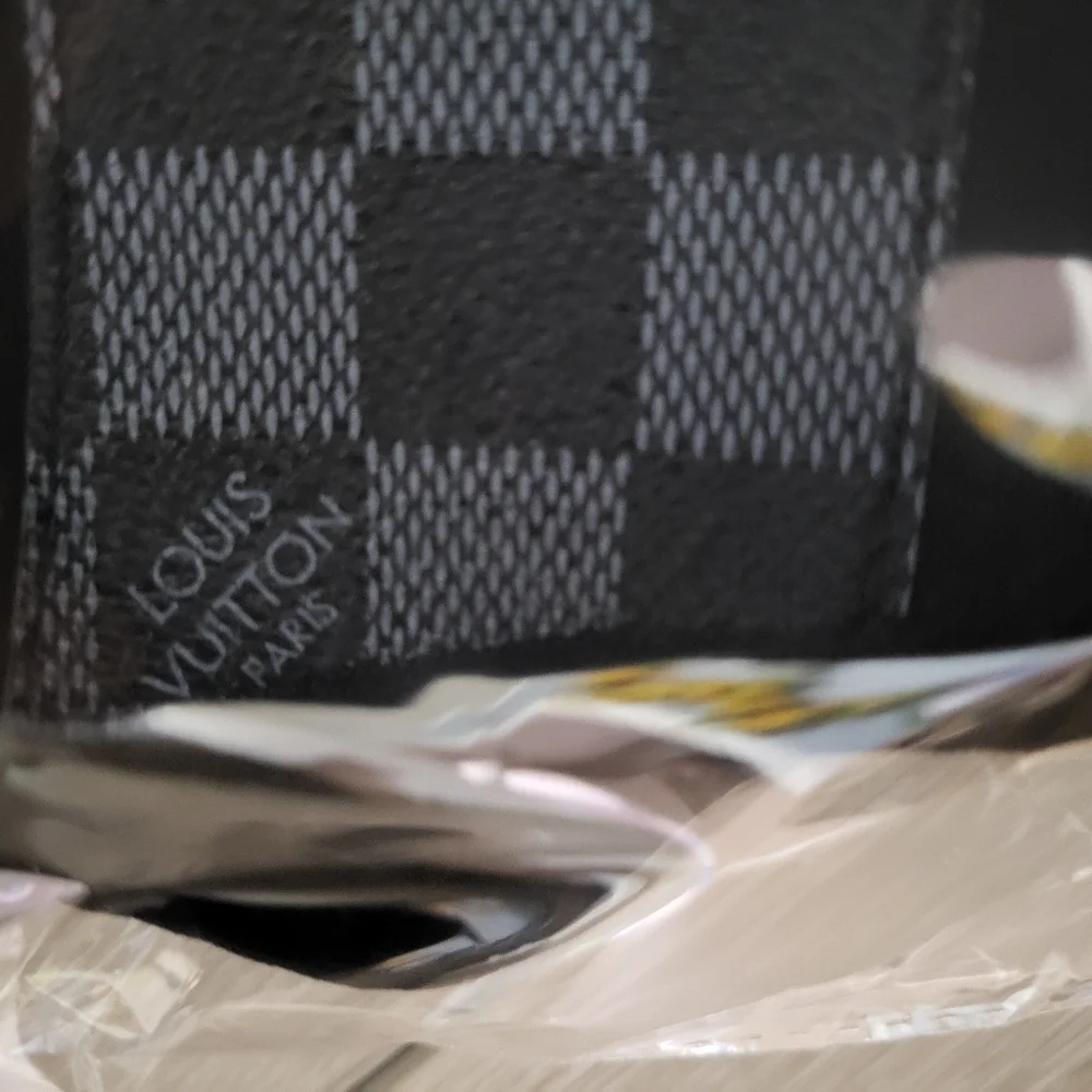 ⚜️ [NWOT] Luis Viutton Lux LV Mask